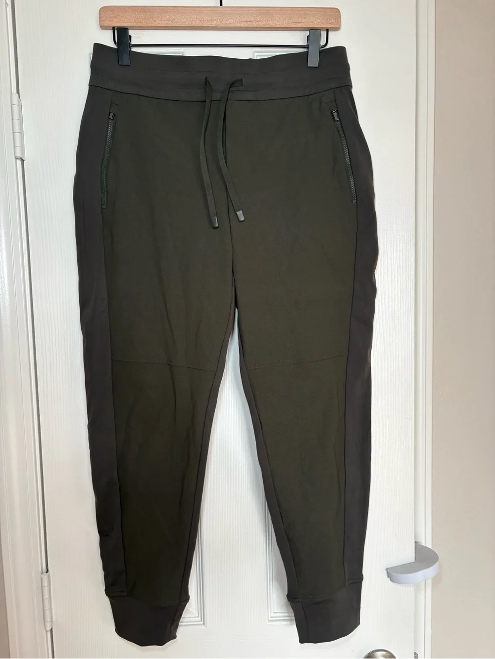 Athleta Headlands Hybrid Trek Mid Rise Jogger Mountain Olive 8P